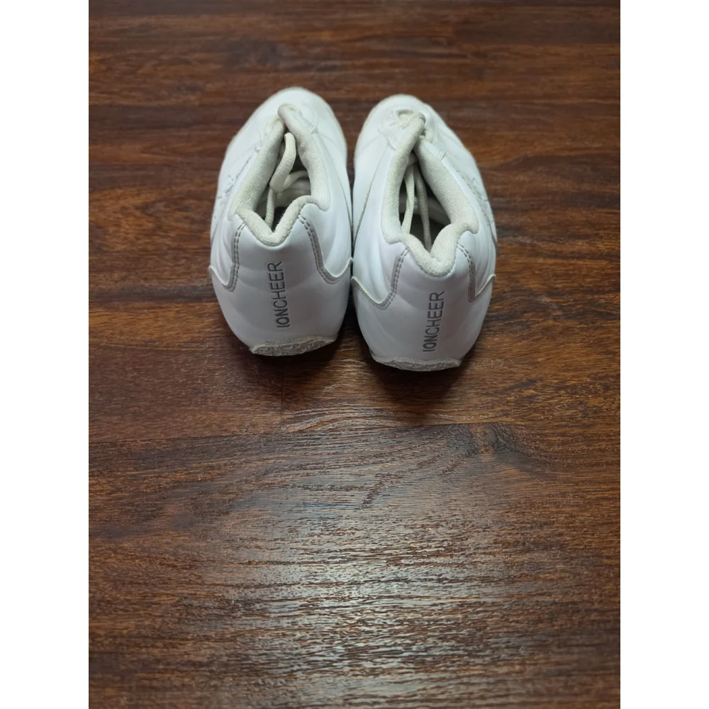 Ion cheer white cheer shoes size 9 - Picture 3 of 4